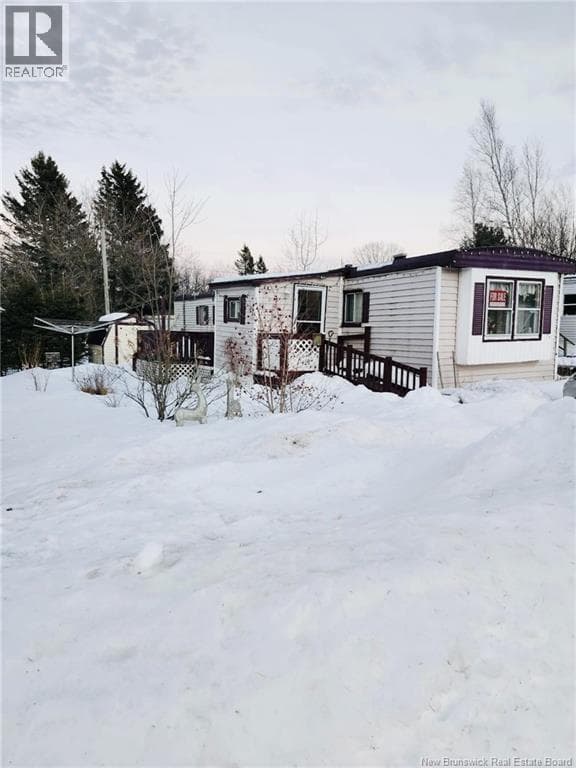 15 Midway Drive — Thumbnail 2