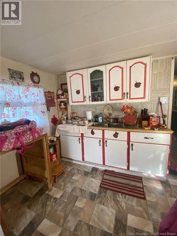 15 Midway Drive — Thumbnail 5